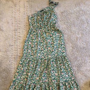 selling b/c size too large for me, one shoulder maxi, green with floral print
